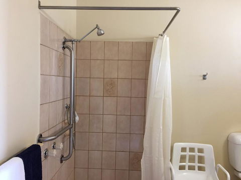 The Finley Palm Motor Inn - Accommodation Burleigh 2