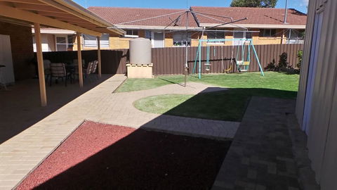 The Garden House - Accommodation Burleigh 2