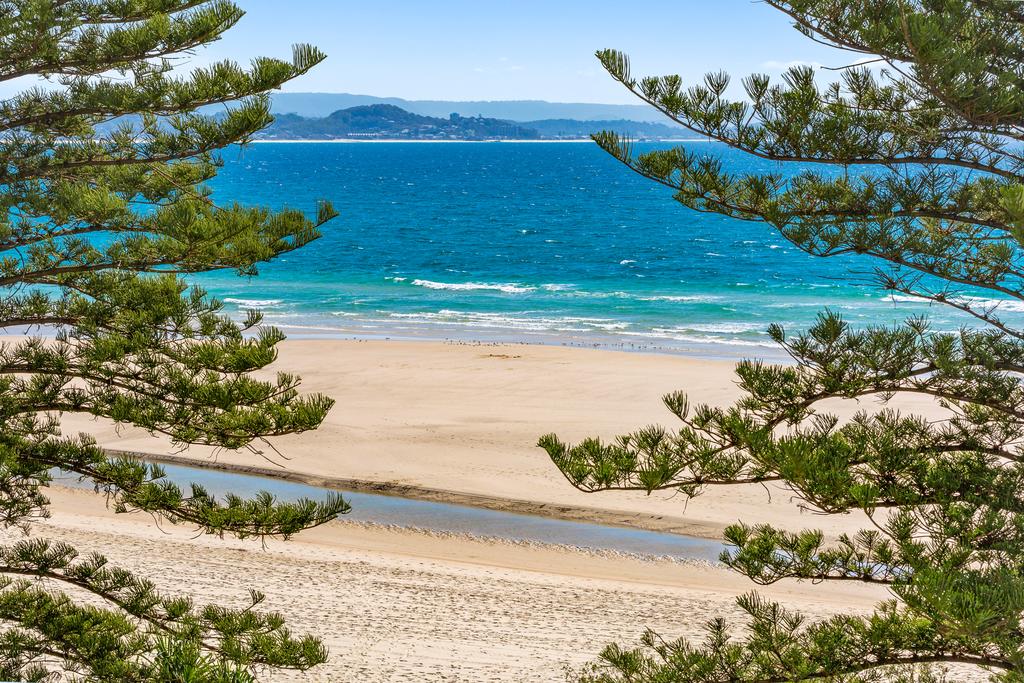 Kirra QLD Accommodation Burleigh