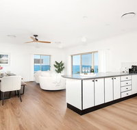 The Great Entertainer - Accommodation Burleigh