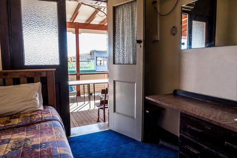The Imperial Hotel - Accommodation Burleigh 1
