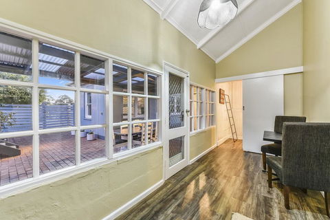 The Jazz B&B - Accommodation Burleigh 2