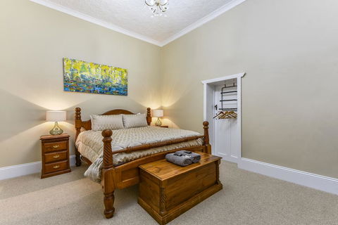 The Jazz B&B - Accommodation Burleigh 3