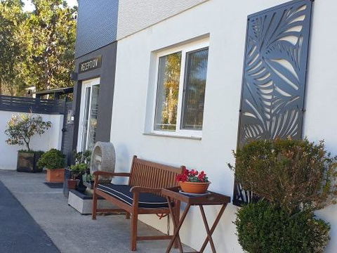 The Lodge Broulee - Accommodation Burleigh 1