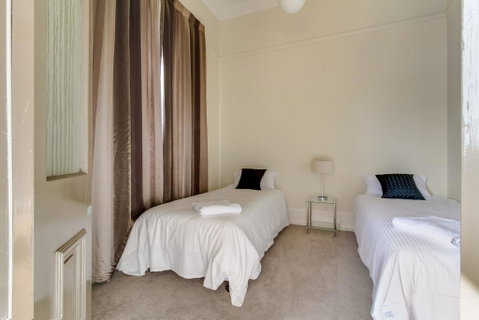 The Manager's Residence - Accommodation Burleigh 2