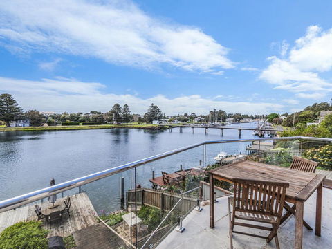 The Moorings - Accommodation Burleigh 3