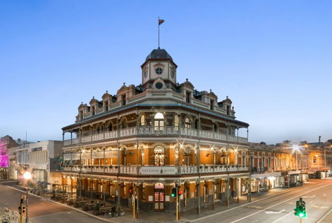 The National Hotel - Accommodation Burleigh 0