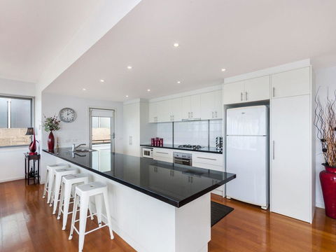 The Nushak - Accommodation Burleigh 1