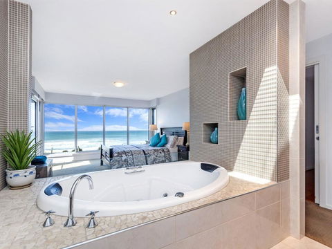The Nushak - Accommodation Burleigh 3