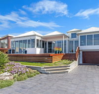 The Nushak - Accommodation Burleigh