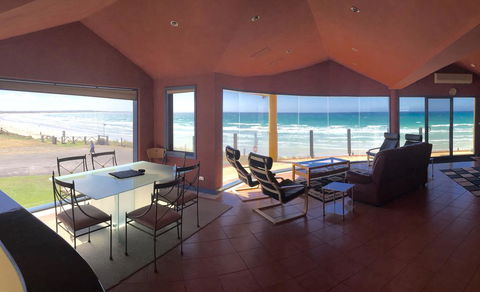 The Penthouse - Accommodation Burleigh 2