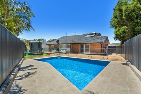 The Porthole, 4 - Accommodation Burleigh 3
