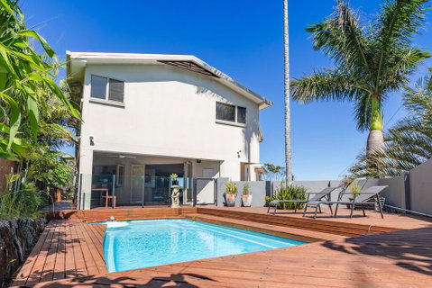 The Richmond Beach Villa - Accommodation Burleigh 0
