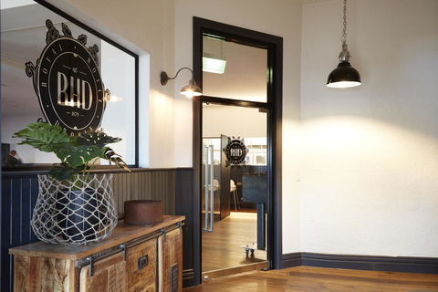 The Royal Hotel, Drouin - Accommodation Burleigh 0