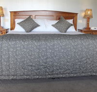 The Saltbush Motor Inn - Accommodation Burleigh