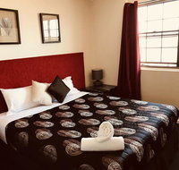 The Shamrock Hotel - Accommodation Burleigh