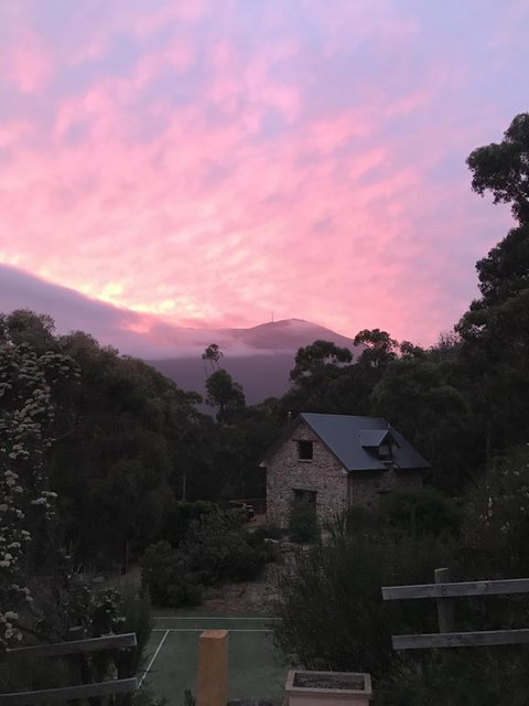 The Stone Cottage (with Tennis Court) - Accommodation Burleigh 0