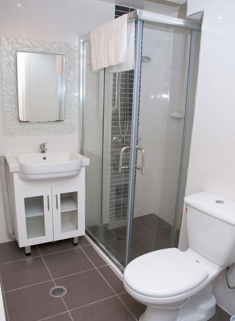The Swiss Motel - Accommodation Burleigh 3
