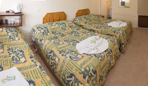 The Swiss Motel - Accommodation Burleigh 1
