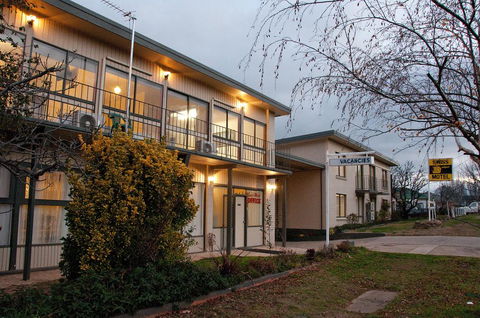 The Swiss Motel - Accommodation Burleigh 0