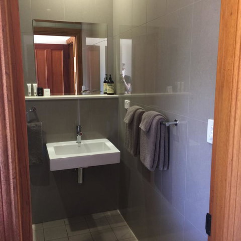 The Telegraph Station - Accommodation Burleigh 3