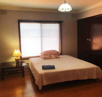 Thomastown antique house room 1 - Accommodation Burleigh