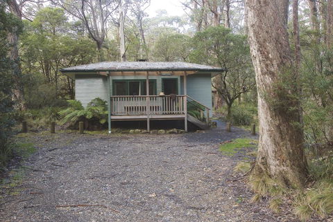 Toms Cabin - Accommodation Burleigh 1