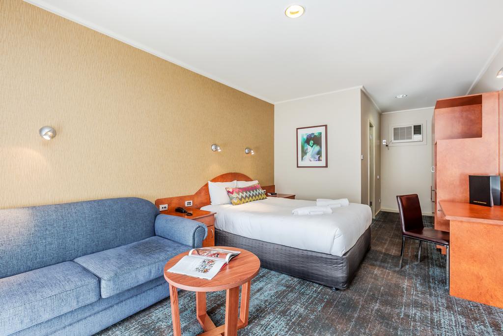 Clovelly Park SA Accommodation Burleigh