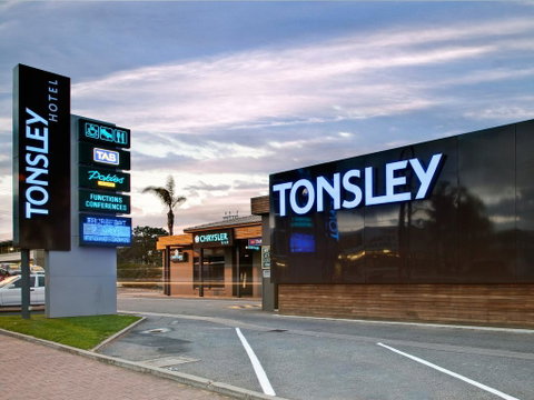 Tonsley Hotel - Accommodation Burleigh 1
