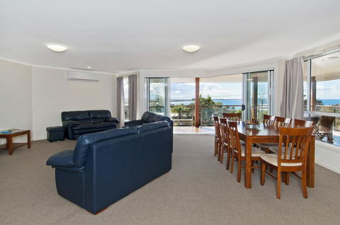 TOPVIEWS - 15Second Av BH - Accommodation Burleigh 1