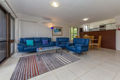 Tradewinds Unit 3, 110 Victoria Parade - Accommodation Burleigh 3