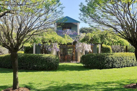 Tree Elle Retreat - Accommodation Burleigh 0