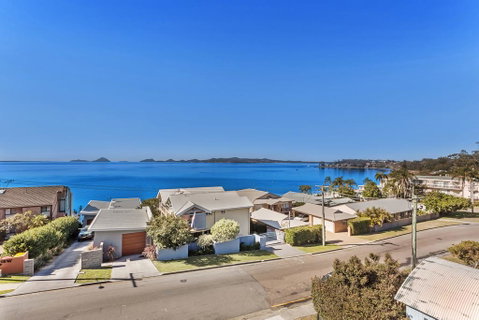 Triview Unit 11 - Soldiers Point - Accommodation Burleigh 1