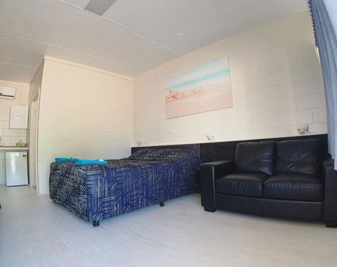 Tropical City Motor Inn - Accommodation Burleigh 2