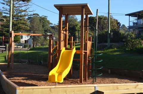 Tuross Beach Cabins & Campsites - Accommodation Burleigh 1