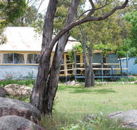 Twisted Gum Vineyard Cottage - Accommodation Burleigh