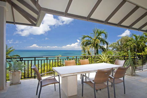 U 12 Santai - Accommodation Burleigh 0