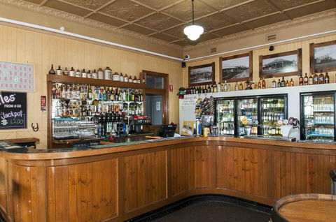 Ulmarra Hotel - Accommodation Burleigh 2