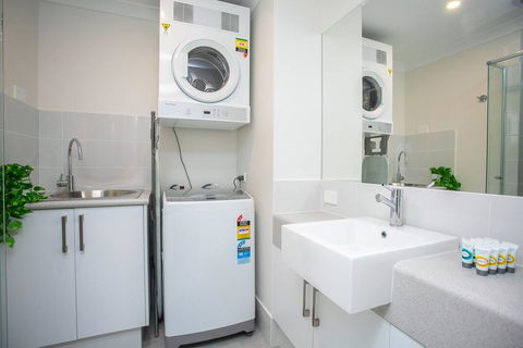 Ultimate Oasis Condo. Wifi + Netflix + Parking - Accommodation Burleigh 2