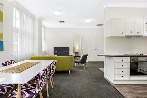 ULTIQA Rothbury Hotel - Accommodation Burleigh 1