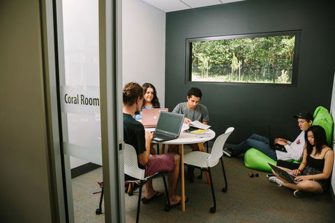UniLodge John Grey Hall - Accommodation Burleigh 2