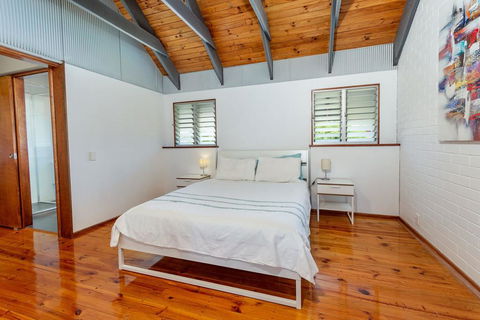 Unique Getaway 300m To Bribie Foreshore, Bongaree - Accommodation Burleigh 0