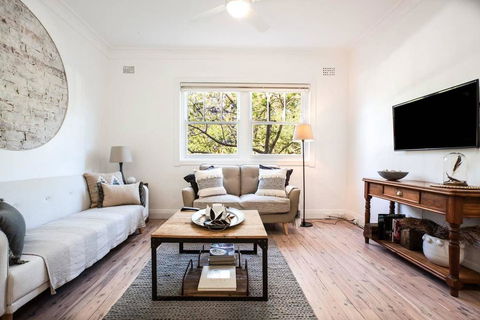 Unit 1/52 Mount St - Aquarium- Ground Floor Home 5 Mins Walk To Beach - Accommodation Burleigh 0