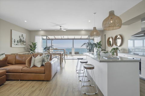 UNIT 35 Whitsundays - Accommodation Burleigh 0