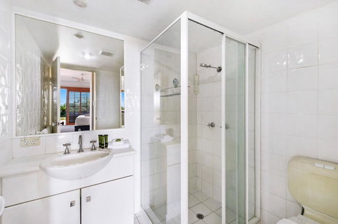 Unrivaled Ocean And City Views From Resort Style 3bed With Garden - Accommodation Burleigh 2