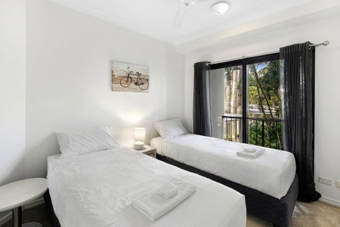 Unrivaled Ocean And City Views From Resort Style 3bed With Garden - Accommodation Burleigh 1