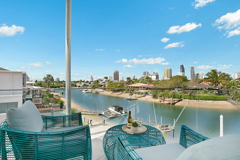 Urban Oasis - Accommodation Burleigh 2