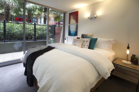 Urban Sea Drift - Pets, Pool, Gym, Parking, Beach 250m - Accommodation Burleigh 2