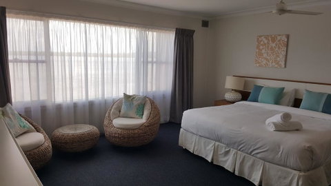 Villa Riviera On River Front - Accommodation Burleigh 2