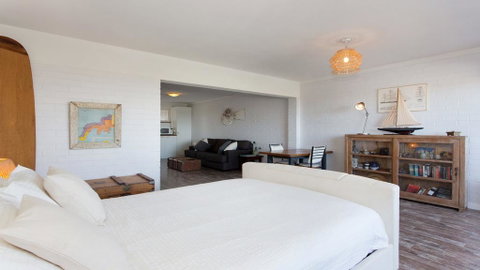 Vista Fremantle - Apartment With A View - Accommodation Burleigh 3